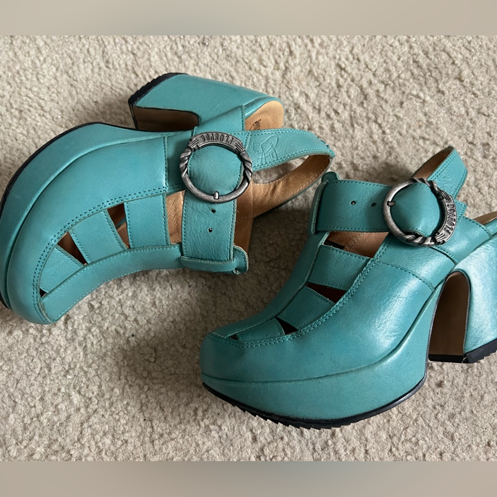 John Fluevog Prepare Portage - Picture 2 of 6